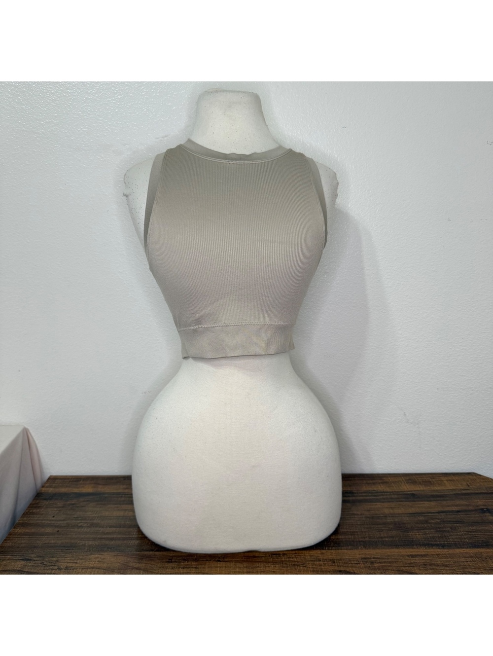 Pro-Fit Seamless Crop Tank Top Medium Taupe